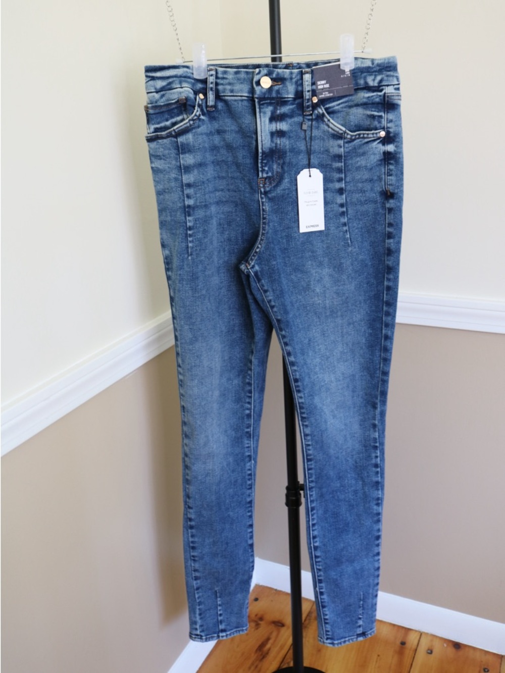 Express Skinny Jeans in Medium Blue Wash